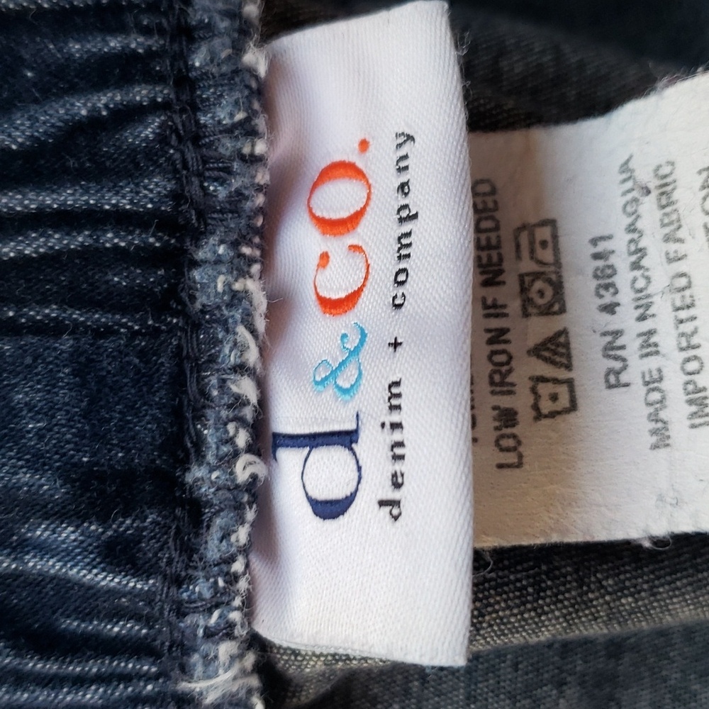 DENIM&CO "How Timeless"  2-Pocket Pull-On Straight Leg Jeans - Size Large - Picture 2 of 11